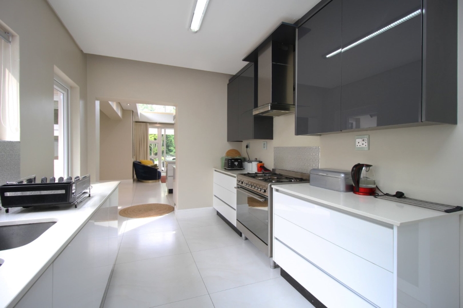 9 Bedroom Property for Sale in Hurlingham Gauteng
