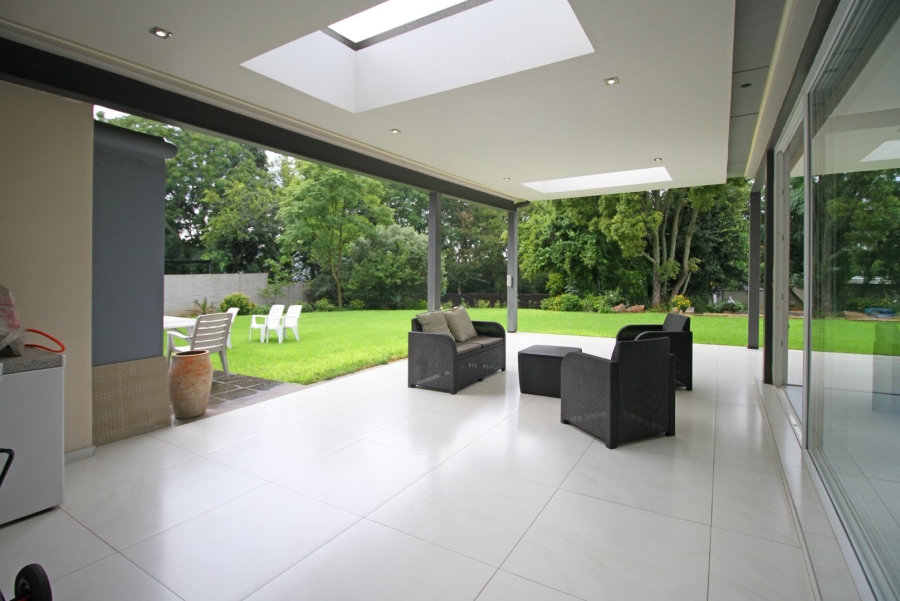 9 Bedroom Property for Sale in Hurlingham Gauteng
