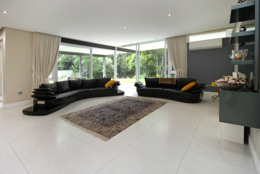 9 Bedroom Property for Sale in Hurlingham Gauteng