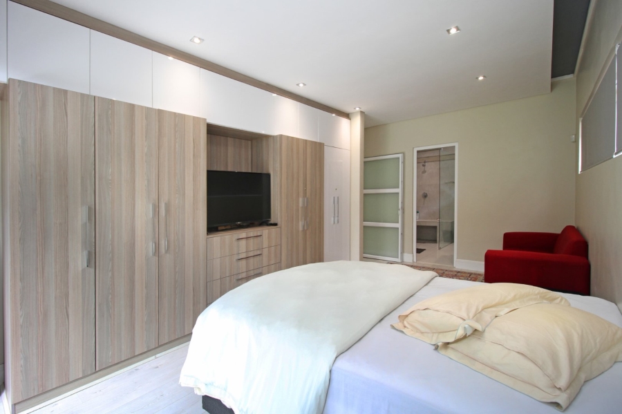 9 Bedroom Property for Sale in Hurlingham Gauteng