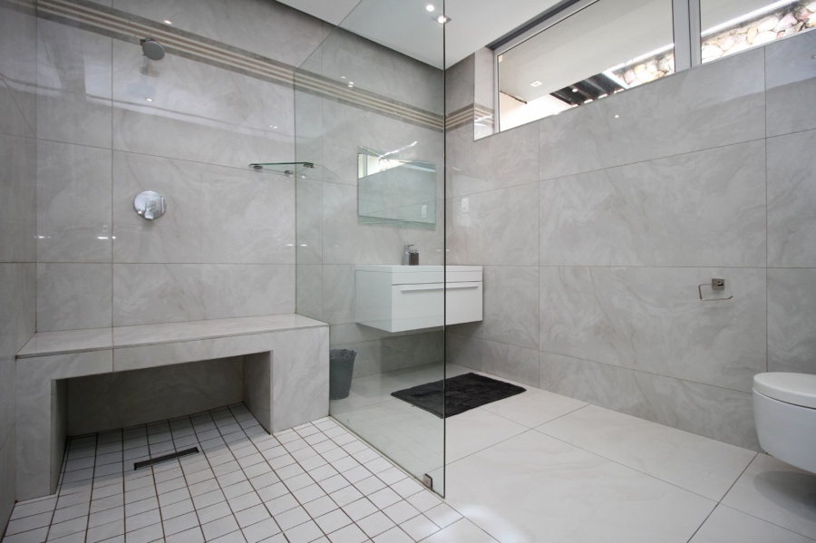 9 Bedroom Property for Sale in Hurlingham Gauteng
