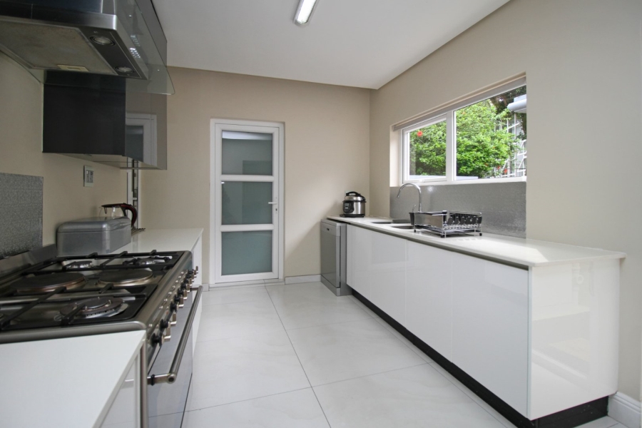 9 Bedroom Property for Sale in Hurlingham Gauteng