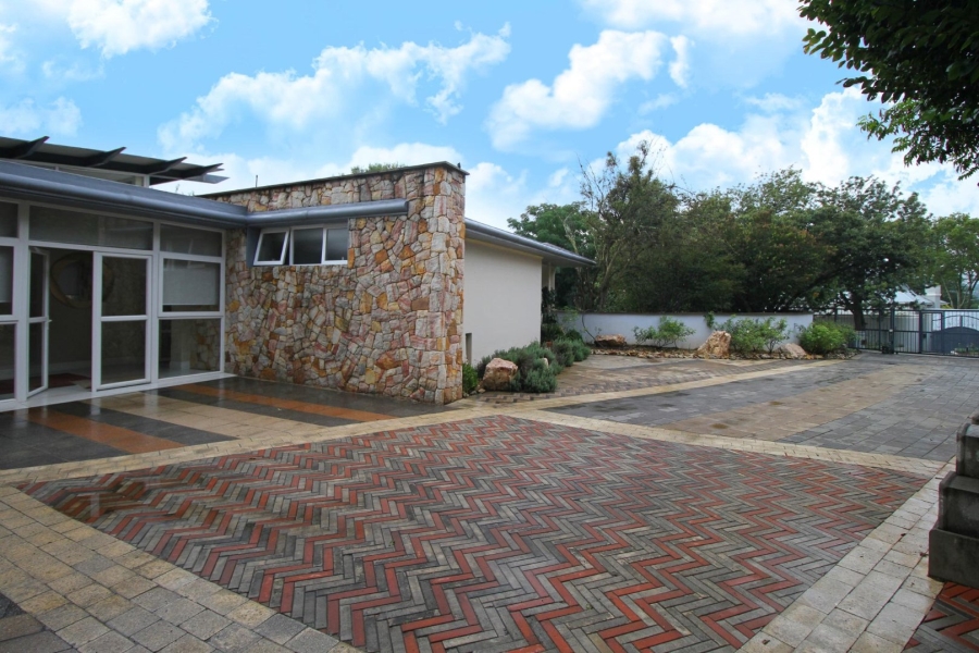 9 Bedroom Property for Sale in Hurlingham Gauteng