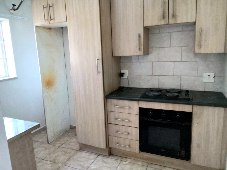 To Let 2 Bedroom Property for Rent in Florida Gauteng