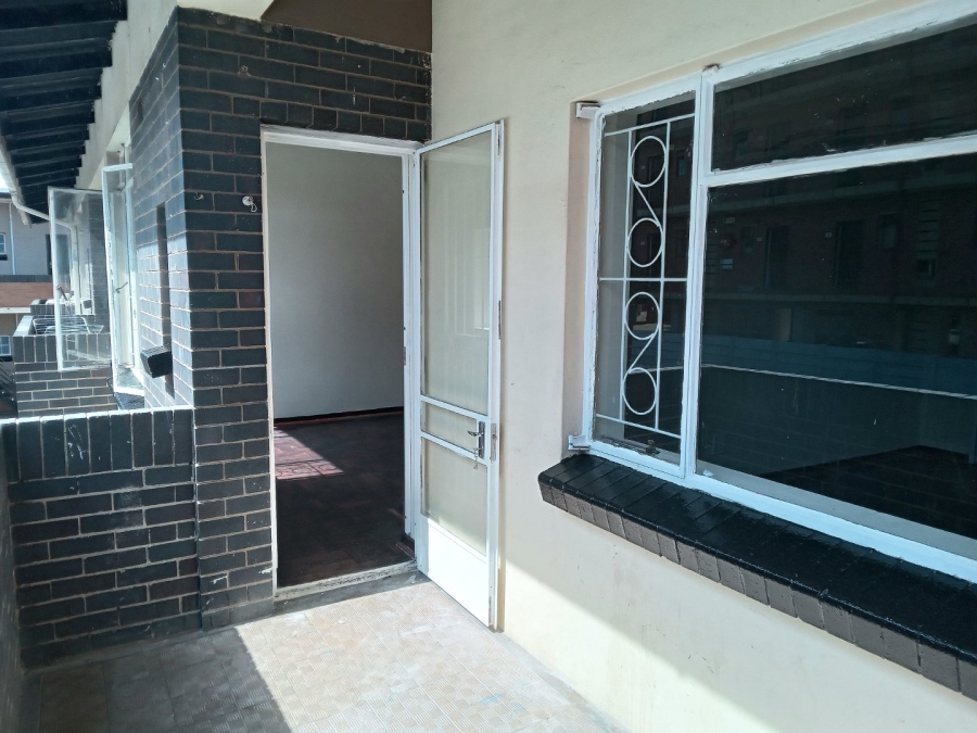 To Let 2 Bedroom Property for Rent in Florida Gauteng