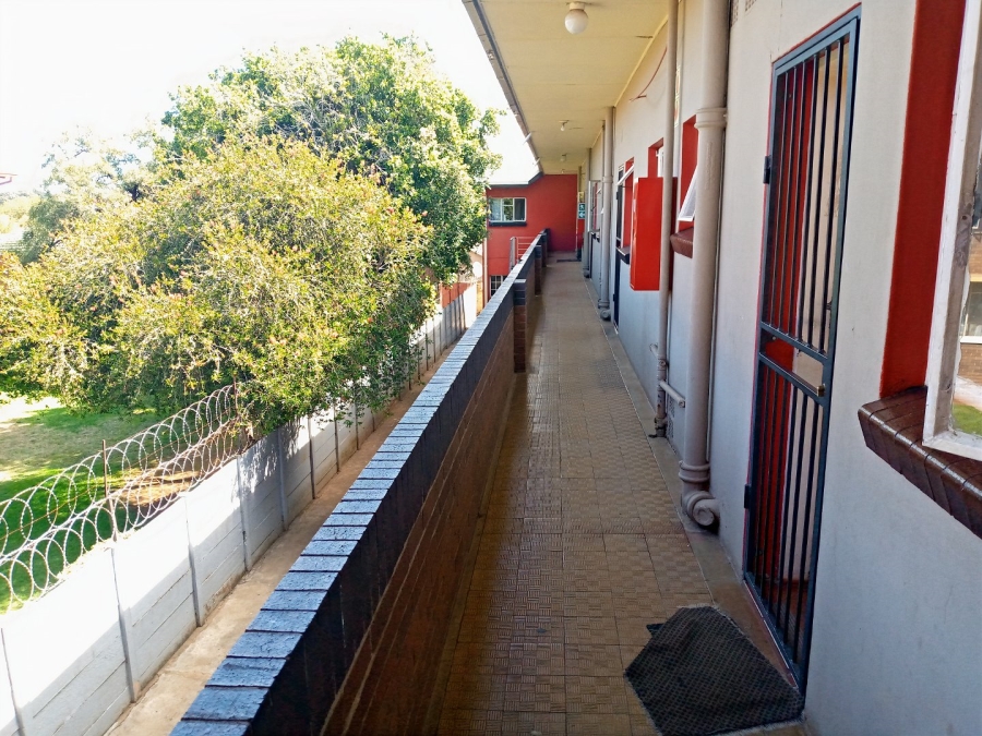 To Let 2 Bedroom Property for Rent in Florida Gauteng