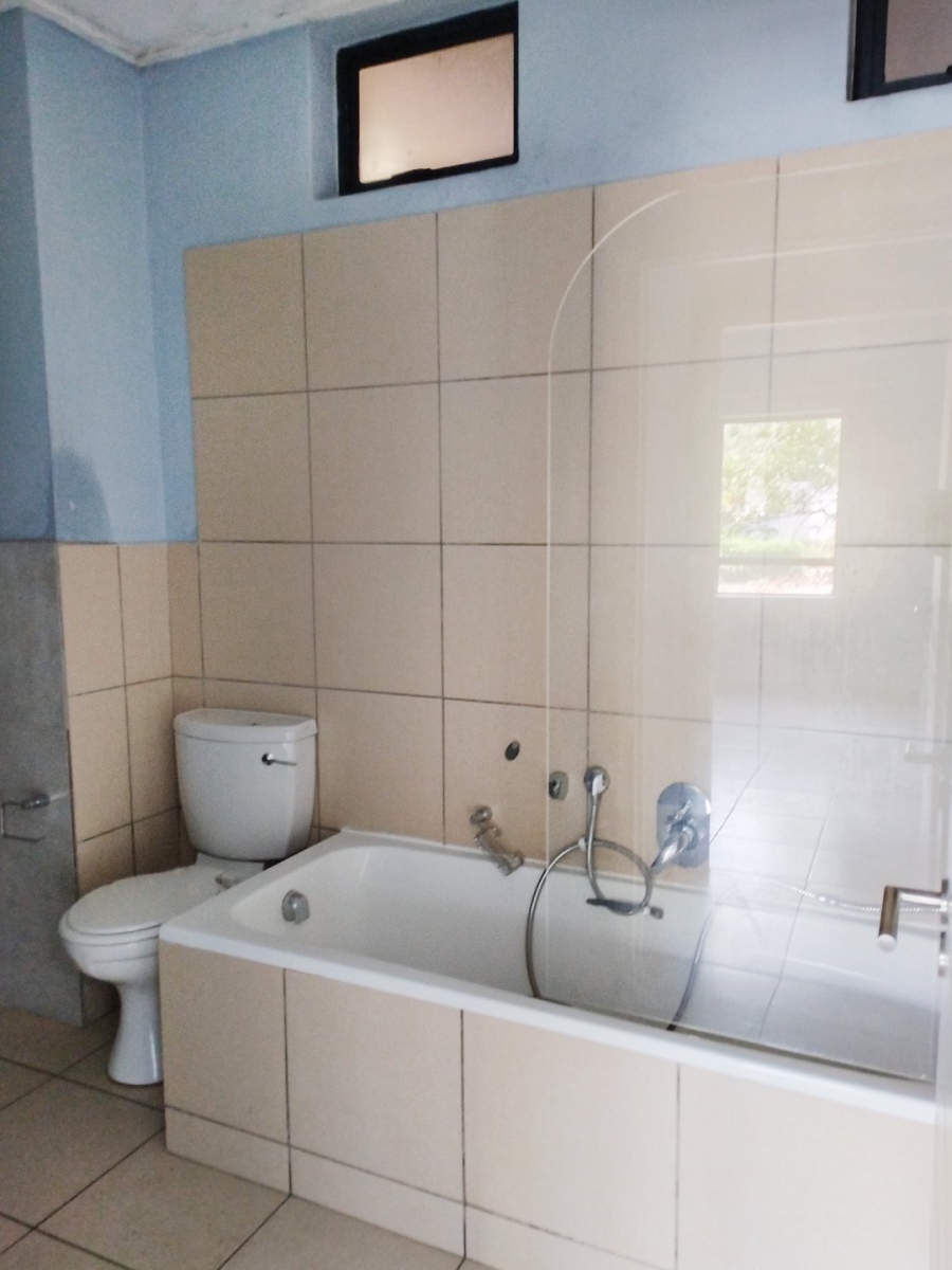 1 Bedroom Property for Sale in Jackal Creek Golf Estate Gauteng