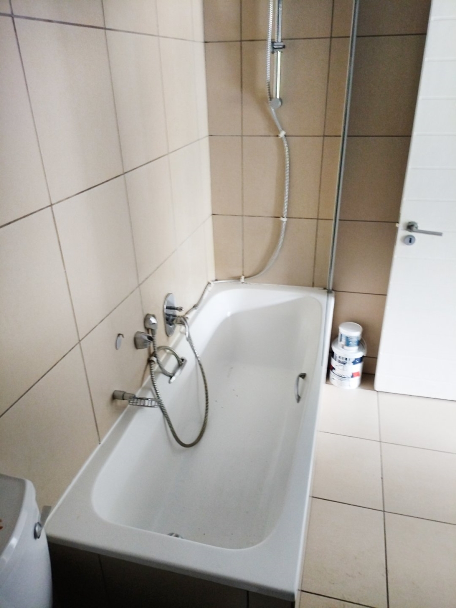1 Bedroom Property for Sale in Jackal Creek Golf Estate Gauteng