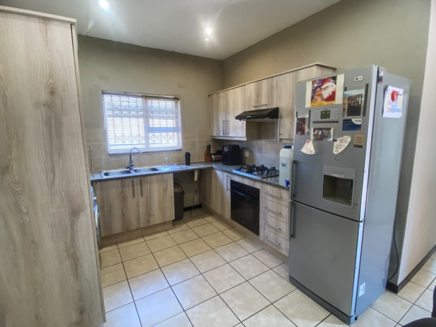 3 Bedroom Property for Sale in Wilgeheuwel Gauteng