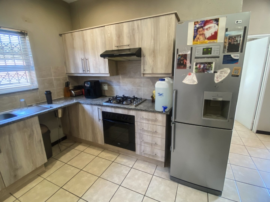 3 Bedroom Property for Sale in Wilgeheuwel Gauteng