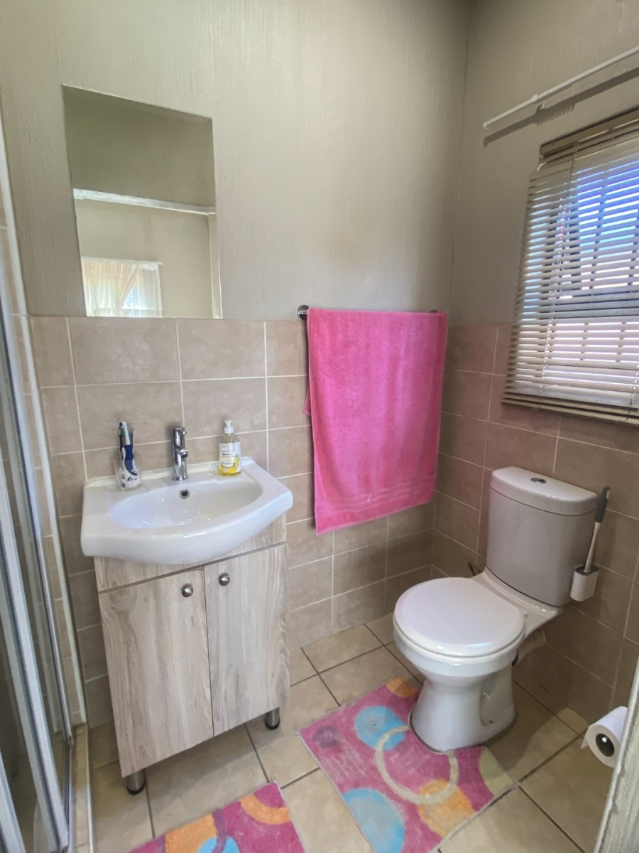 3 Bedroom Property for Sale in Wilgeheuwel Gauteng
