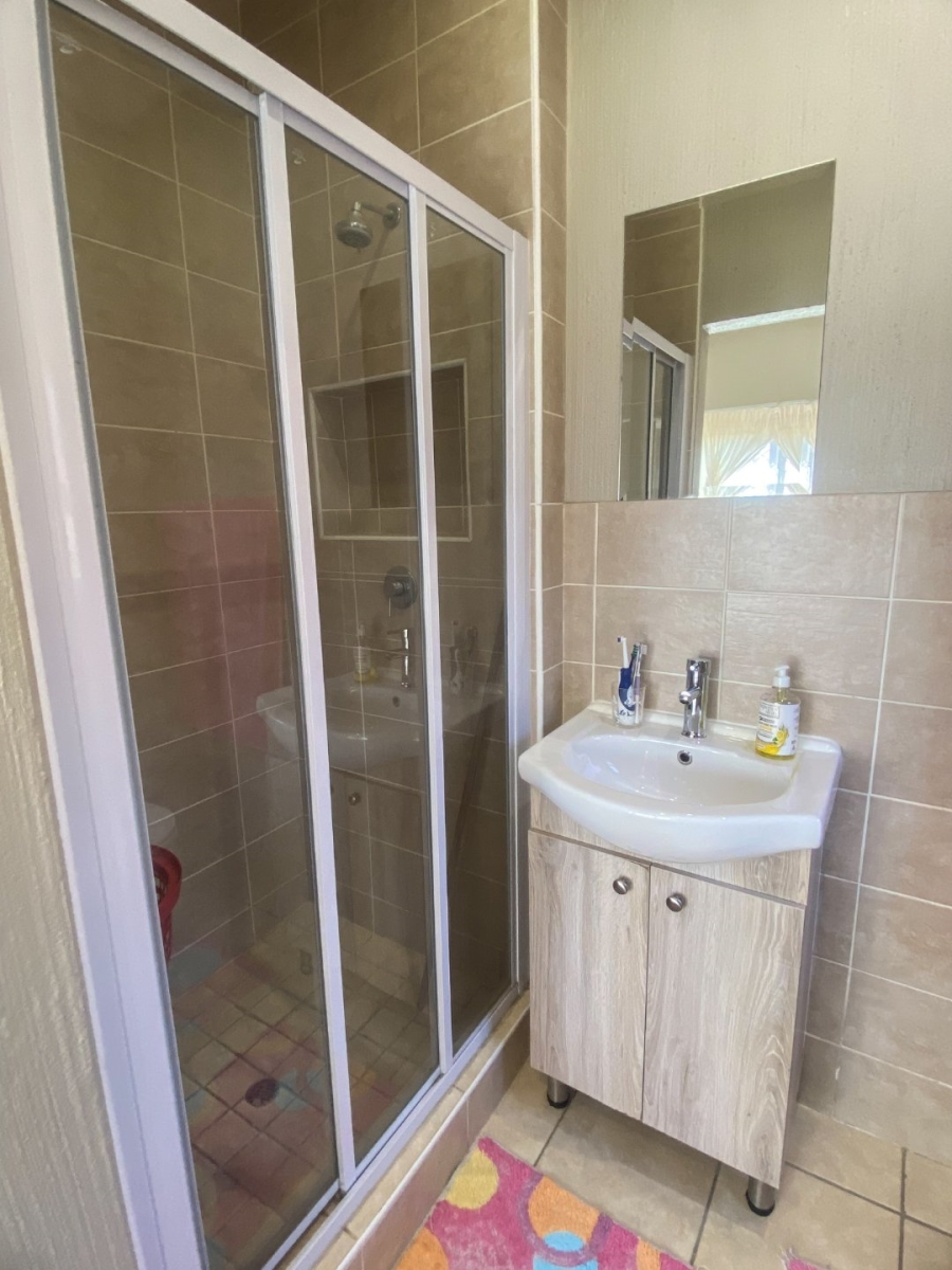 3 Bedroom Property for Sale in Wilgeheuwel Gauteng