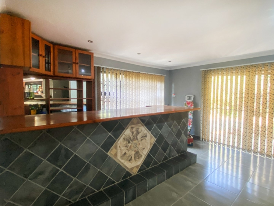 5 Bedroom Property for Sale in Kloofendal Gauteng