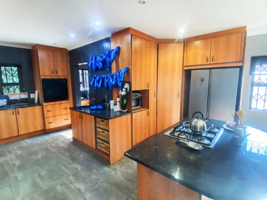 5 Bedroom Property for Sale in Kloofendal Gauteng