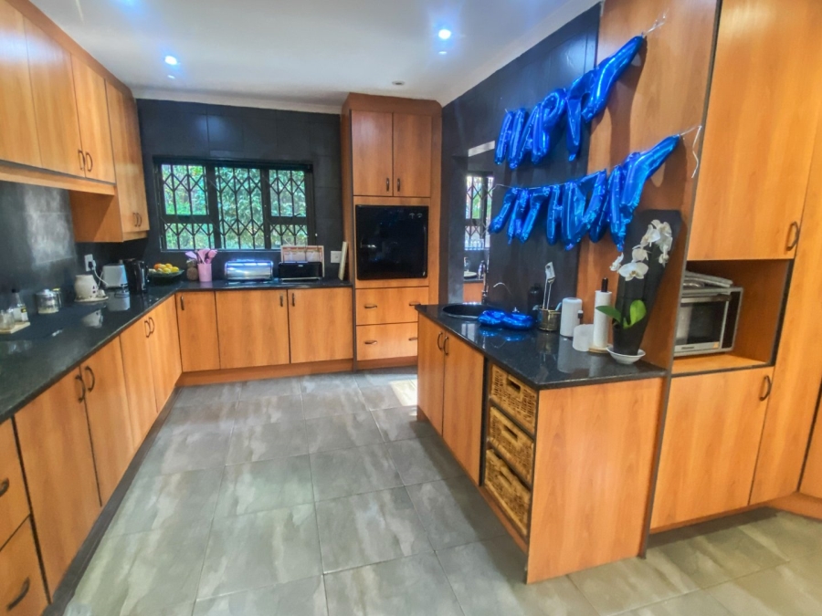 5 Bedroom Property for Sale in Kloofendal Gauteng