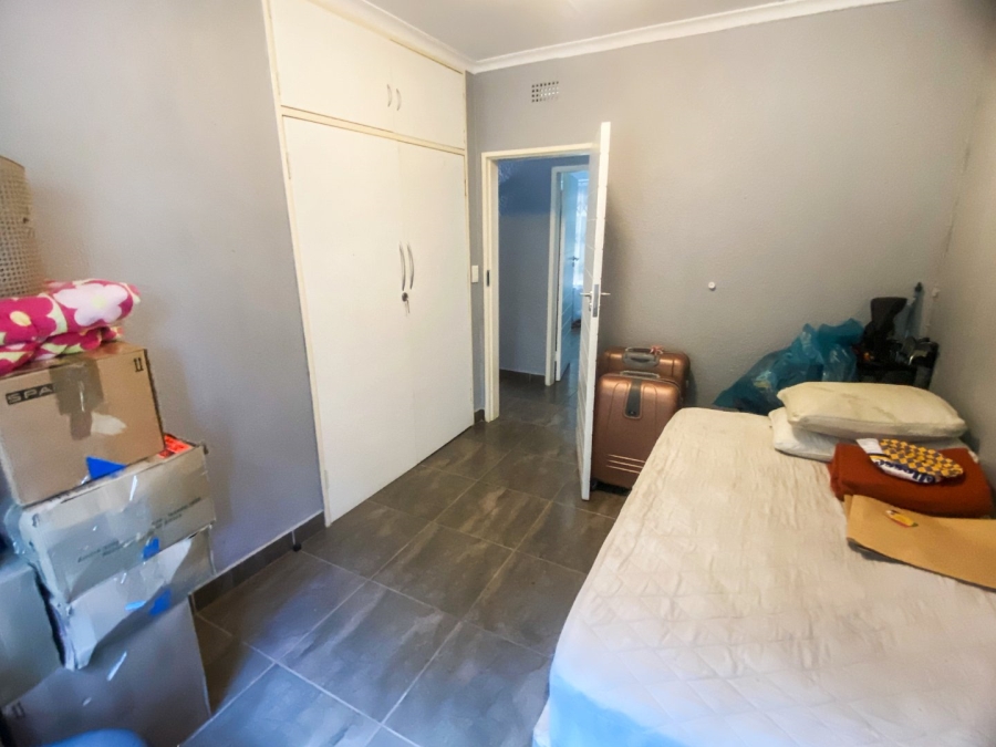 5 Bedroom Property for Sale in Kloofendal Gauteng