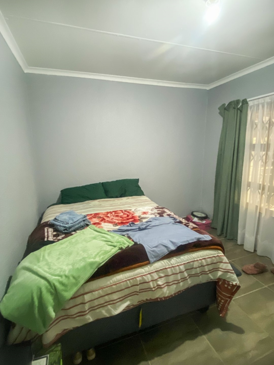 5 Bedroom Property for Sale in Kloofendal Gauteng