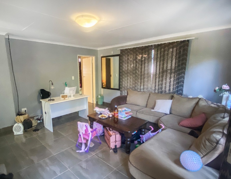 5 Bedroom Property for Sale in Kloofendal Gauteng