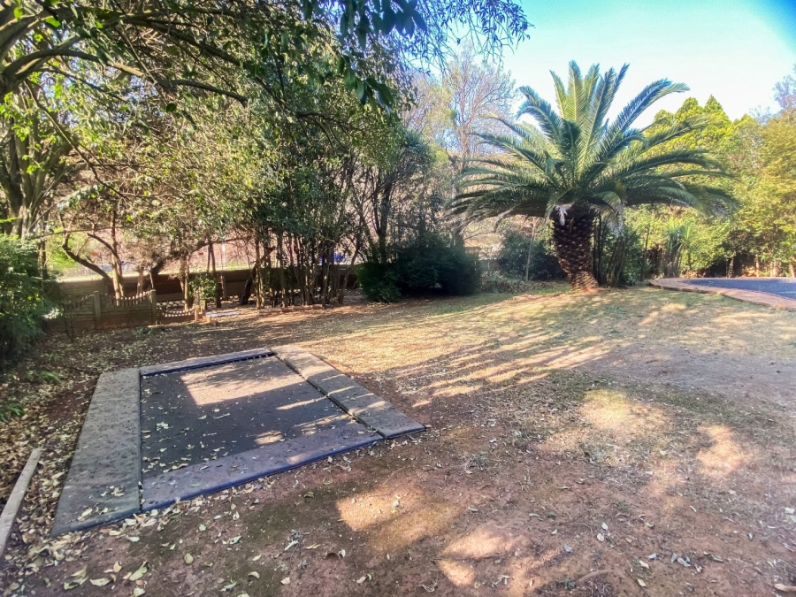 5 Bedroom Property for Sale in Kloofendal Gauteng
