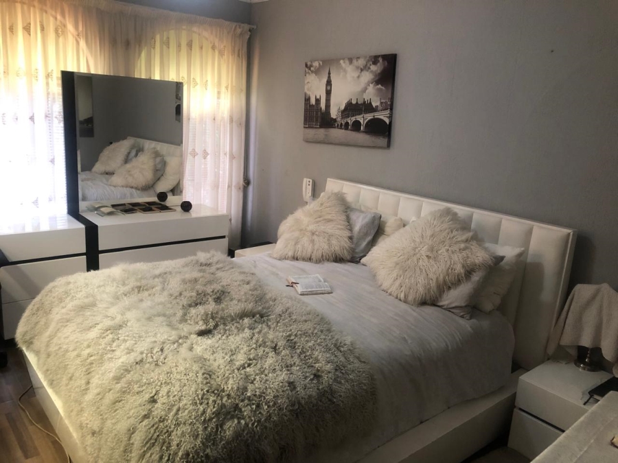 4 Bedroom Property for Sale in Amandasig Gauteng