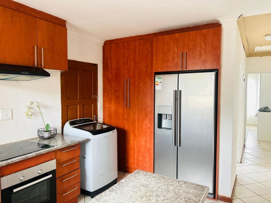 To Let 3 Bedroom Property for Rent in Birch Acres Gauteng