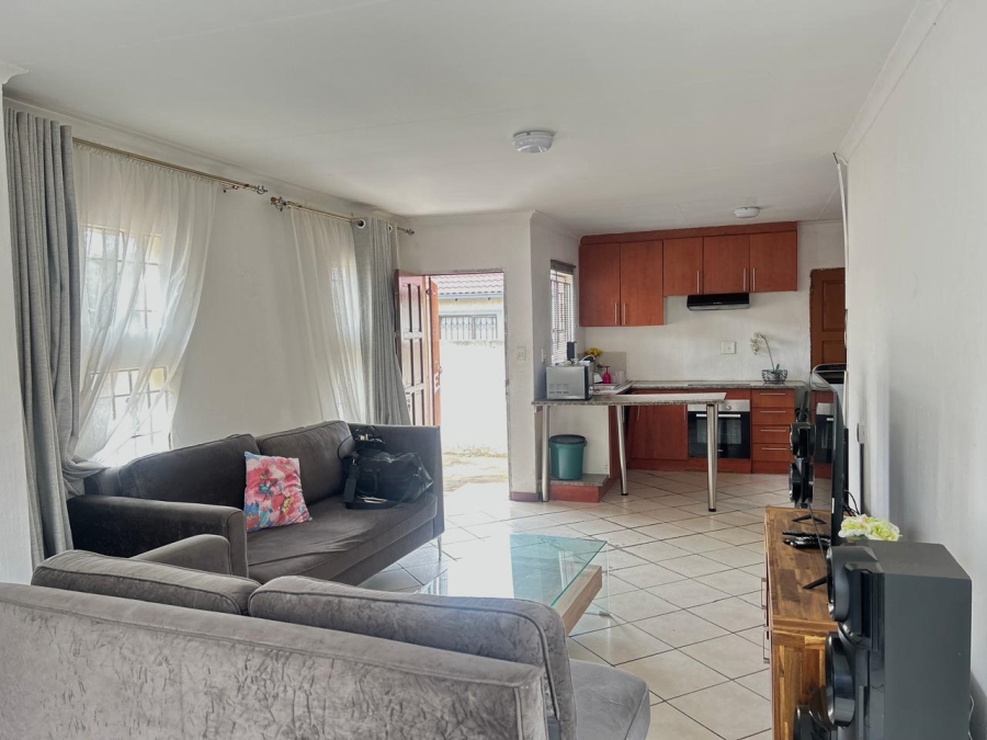 To Let 3 Bedroom Property for Rent in Birch Acres Gauteng