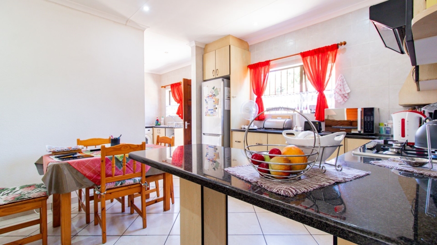 To Let 3 Bedroom Property for Rent in New Redruth Gauteng
