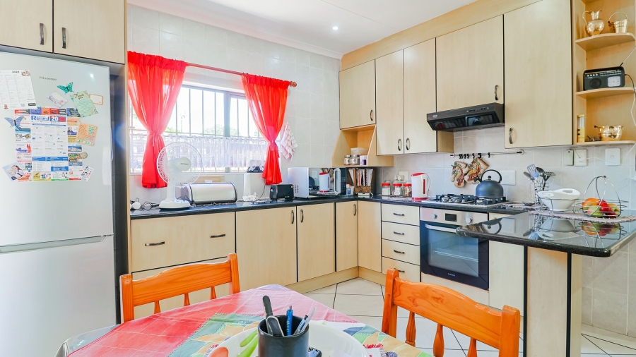 To Let 3 Bedroom Property for Rent in New Redruth Gauteng