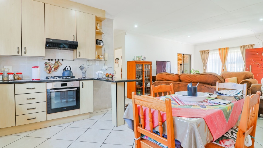 To Let 3 Bedroom Property for Rent in New Redruth Gauteng