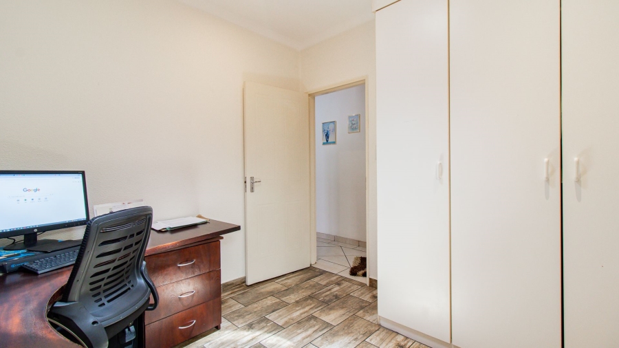 To Let 3 Bedroom Property for Rent in New Redruth Gauteng