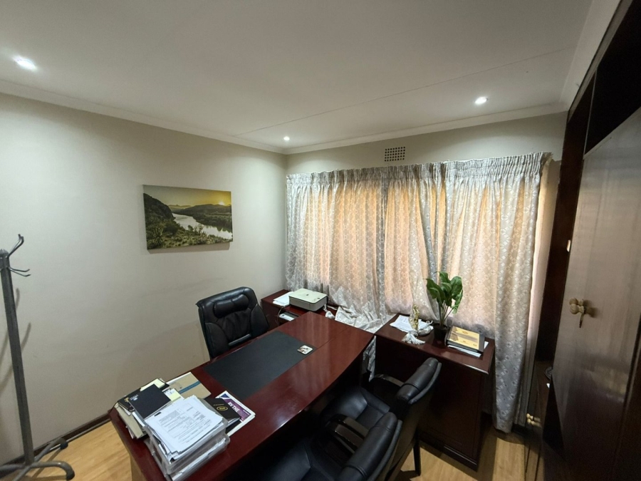 4 Bedroom Property for Sale in Constantia Kloof Gauteng