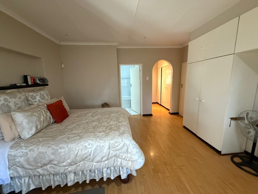 4 Bedroom Property for Sale in Constantia Kloof Gauteng