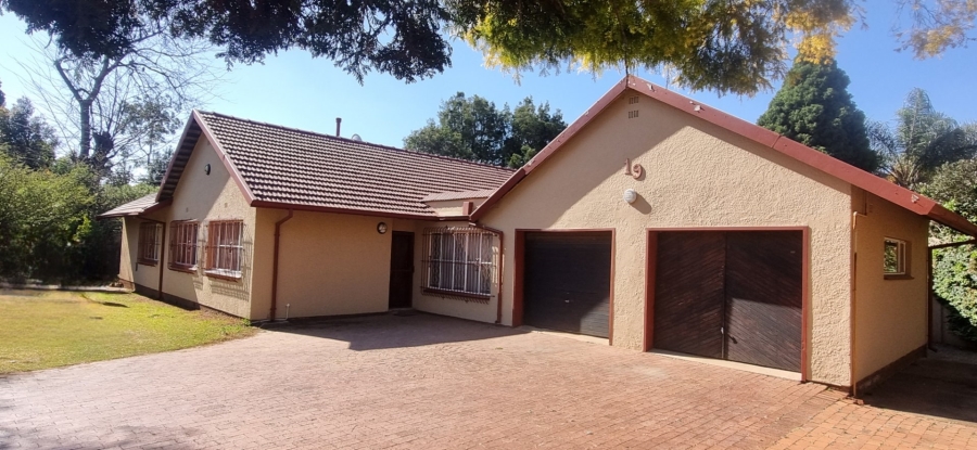 4 Bedroom Property for Sale in Constantia Kloof Gauteng