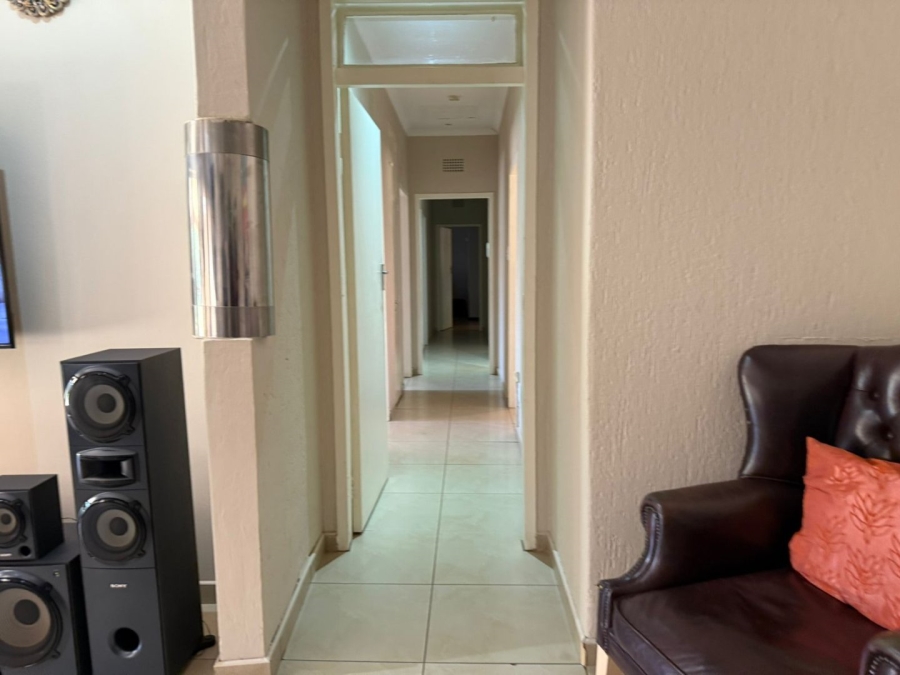 4 Bedroom Property for Sale in Constantia Kloof Gauteng