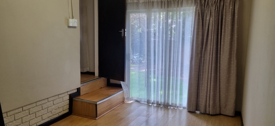4 Bedroom Property for Sale in Constantia Kloof Gauteng