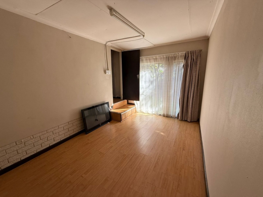 4 Bedroom Property for Sale in Constantia Kloof Gauteng