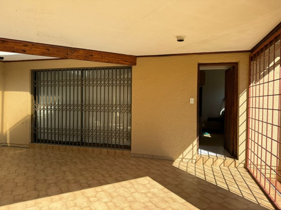 4 Bedroom Property for Sale in Constantia Kloof Gauteng