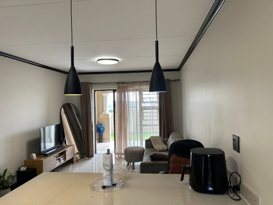 1 Bedroom Property for Sale in Blue Hills Gauteng