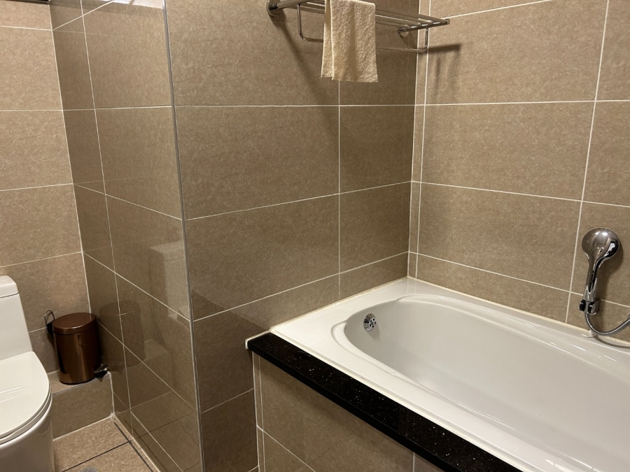 1 Bedroom Property for Sale in Blue Hills Gauteng