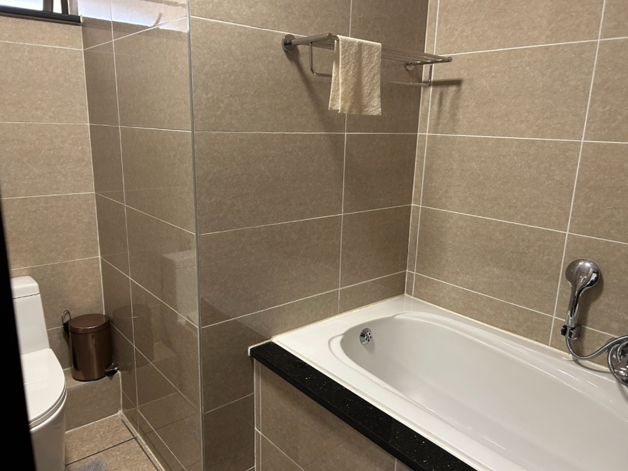 1 Bedroom Property for Sale in Blue Hills Gauteng