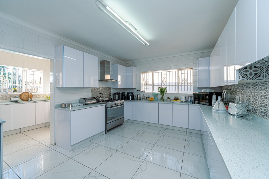 3 Bedroom Property for Sale in Fleurhof Gauteng