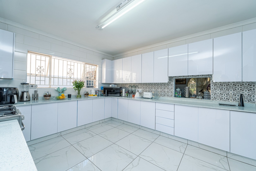 3 Bedroom Property for Sale in Fleurhof Gauteng