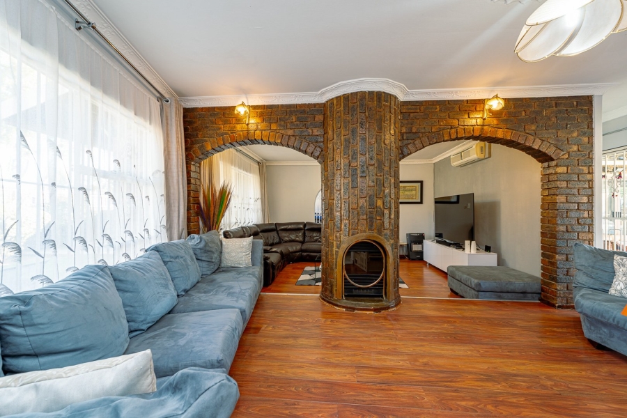 3 Bedroom Property for Sale in Fleurhof Gauteng