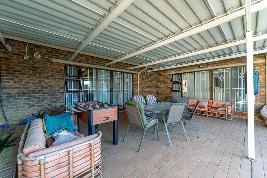 3 Bedroom Property for Sale in Fleurhof Gauteng