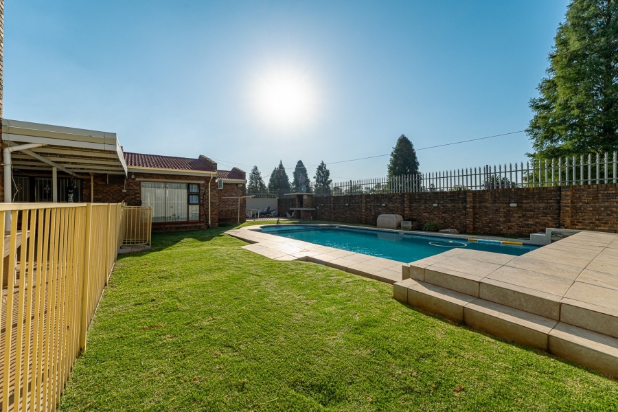 3 Bedroom Property for Sale in Fleurhof Gauteng