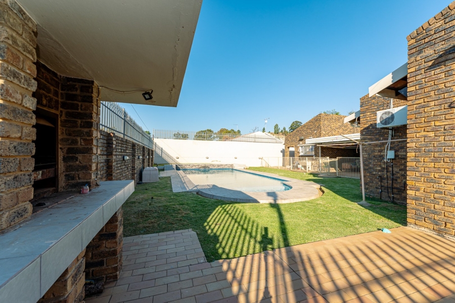 3 Bedroom Property for Sale in Fleurhof Gauteng