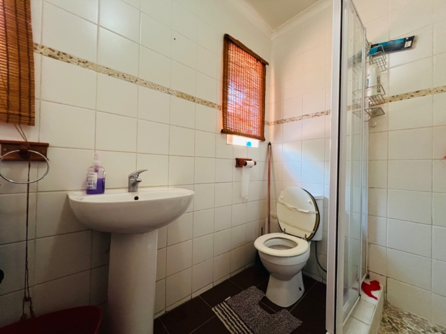 3 Bedroom Property for Sale in Garsfontein Gauteng