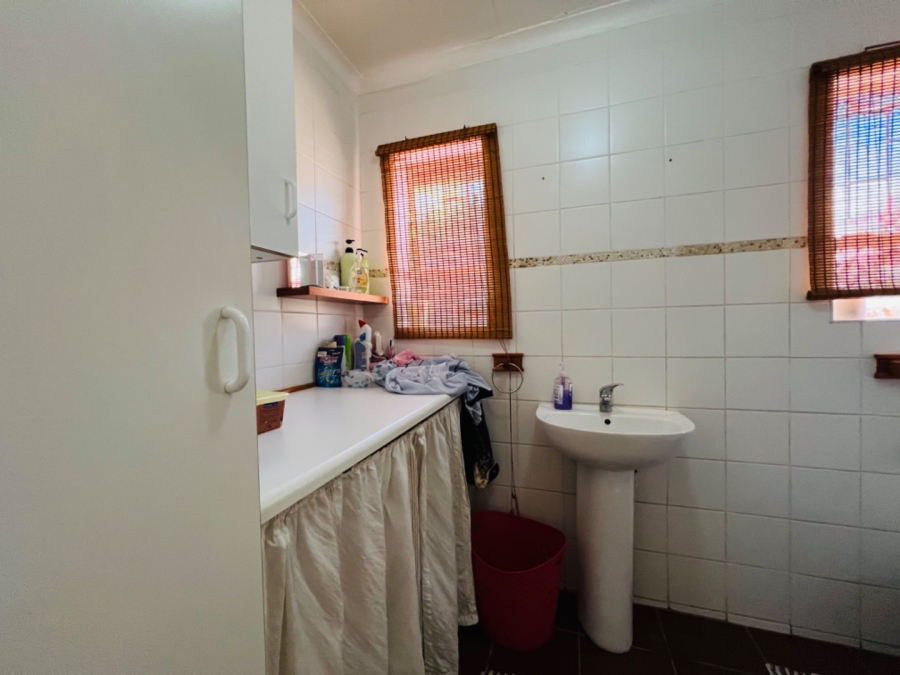 3 Bedroom Property for Sale in Garsfontein Gauteng