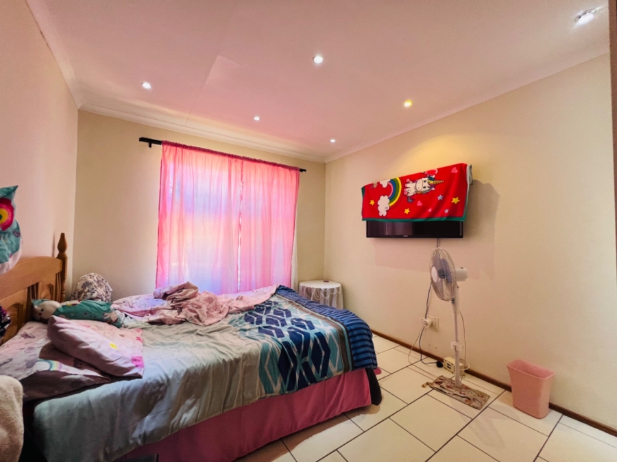 3 Bedroom Property for Sale in Garsfontein Gauteng