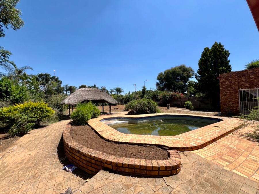 3 Bedroom Property for Sale in Garsfontein Gauteng